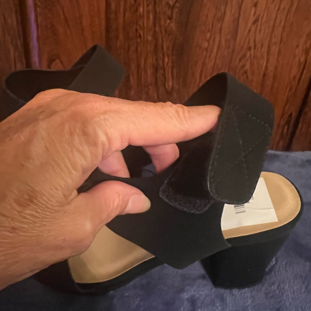 Soda Black Womens size 7.5 Sandals, Velcro felt like straps, new with tag - Picture 6 of 9